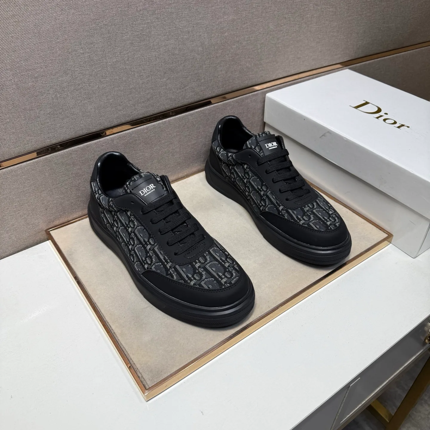 ⬛️Men's shoes 💰p400 [Dior~] Men's casual shoes 2025z cabinet sales simultaneously 🔶Size: 38-44#️⃣ 🔷3 colors🔜The upper is made of multi-material splicing ➕Genuine leather lining, comfortable and breathable, sole: original comfortable and wear-resistant outsole, ⚠️real thing📱photographed🎬real thing is better📢📢📢